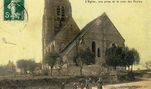 L'église, Vue prise de la cour des écoles